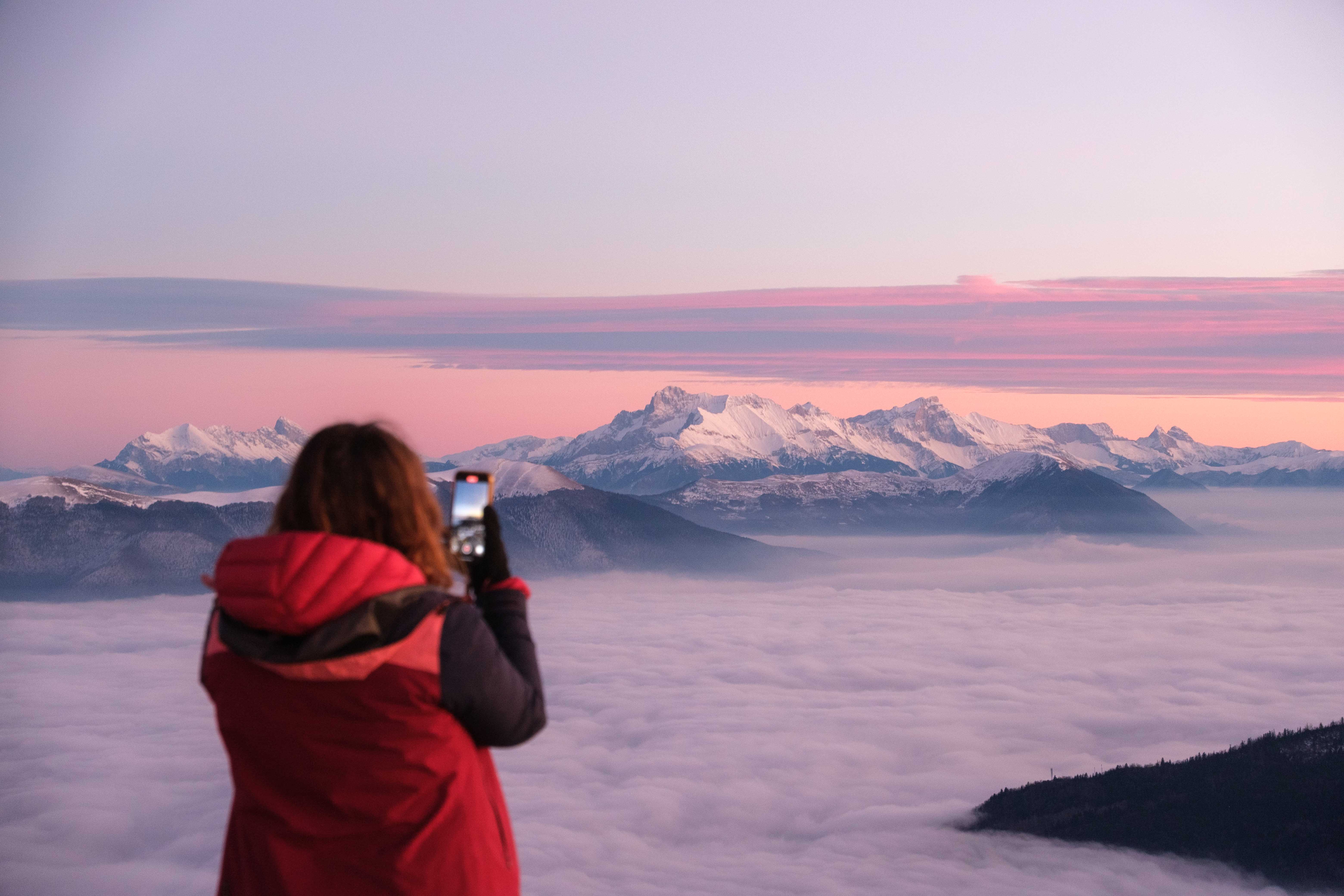 mer de nuages au coucher du soleil depuis le Vercors avec vue sur l'Obiou