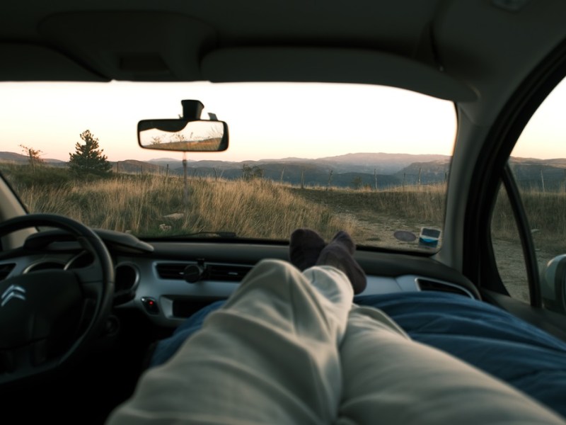 Aménager sa voiture pour dormir et voyager : guide&nbsp;complet