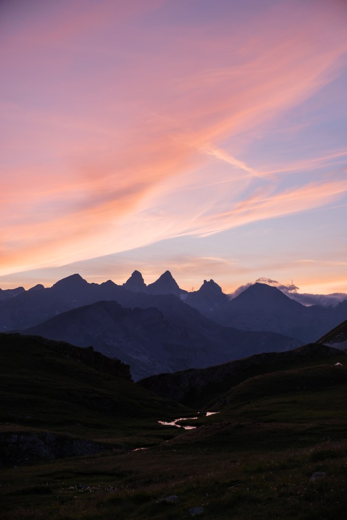 coucher de soleil sur les aiguilles d'arves