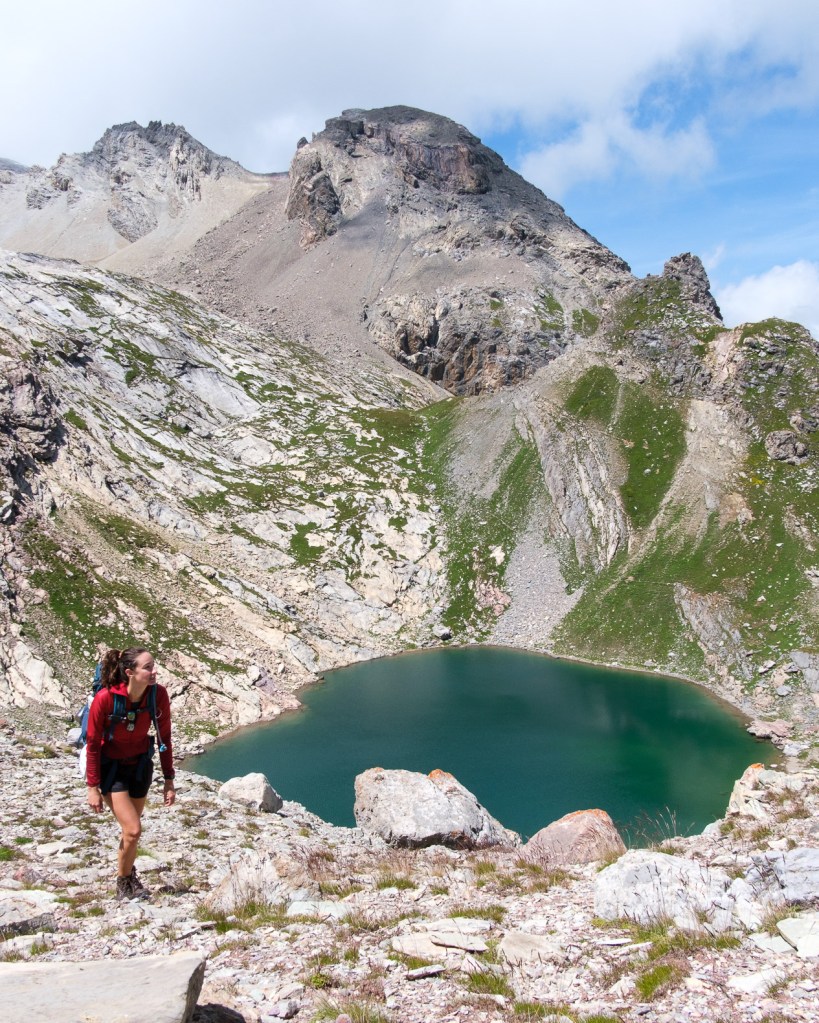 lac dans les cerces lors d'un trek 