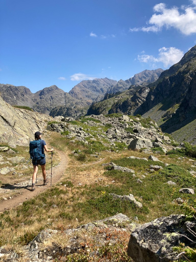 randonneuse dans le massif de belledonne