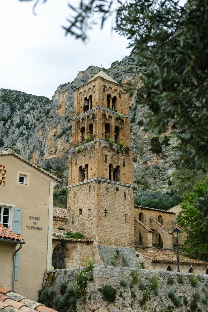 le clocher de moustier sainte marie
