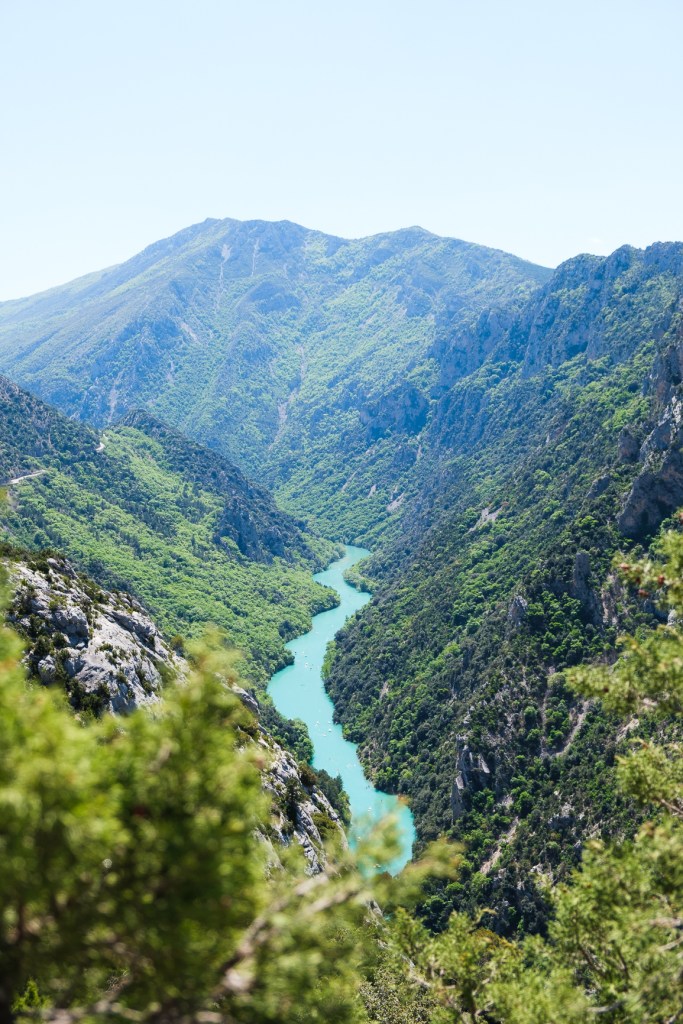 vue sur les gorges du verdon lors de la randonnée vers le col de plein voir