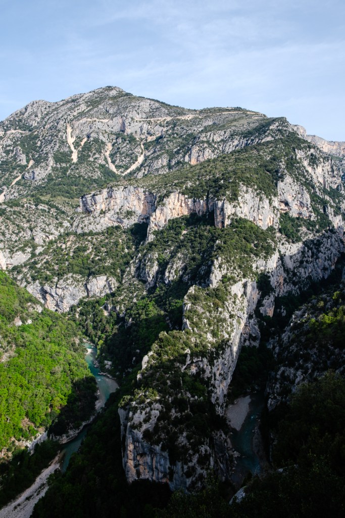 méandre du verdon vue panoramique depuis le haut de la falaise route de la corniche 