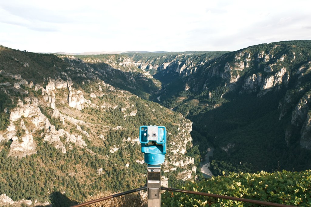 Vue panoramique des Gorges du Tarn depuis le point sublime