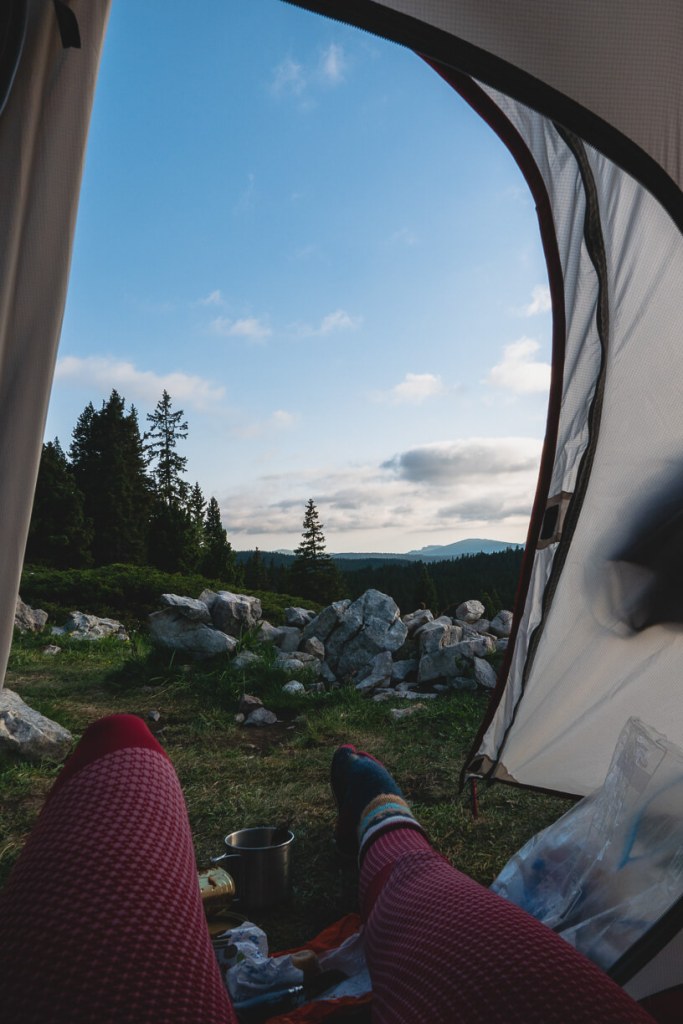 bivouac dans le vercors lors du trek de la traversée des hauts plateaux en 3 jours